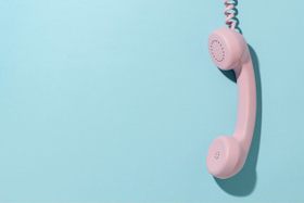 Клиника принимает только текстовые сообщения в WhatsApp
