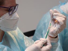 Сколько казахстанцев привились вакциной Pfizer, рассказали в Минздраве