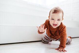 «Ребенок практически весь день играет на полу». Уборка: в чем ее невидимая польза для здоровья?