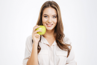 Молодильные яблочки не миф: как связаны еда и красота кожи