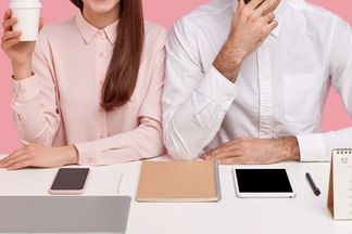 Сколько часов мужчины и женщины тратят на работу и отдых, подсчитали в Казахстане