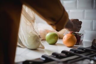 Названы доступные продукты, которые замедляют старение