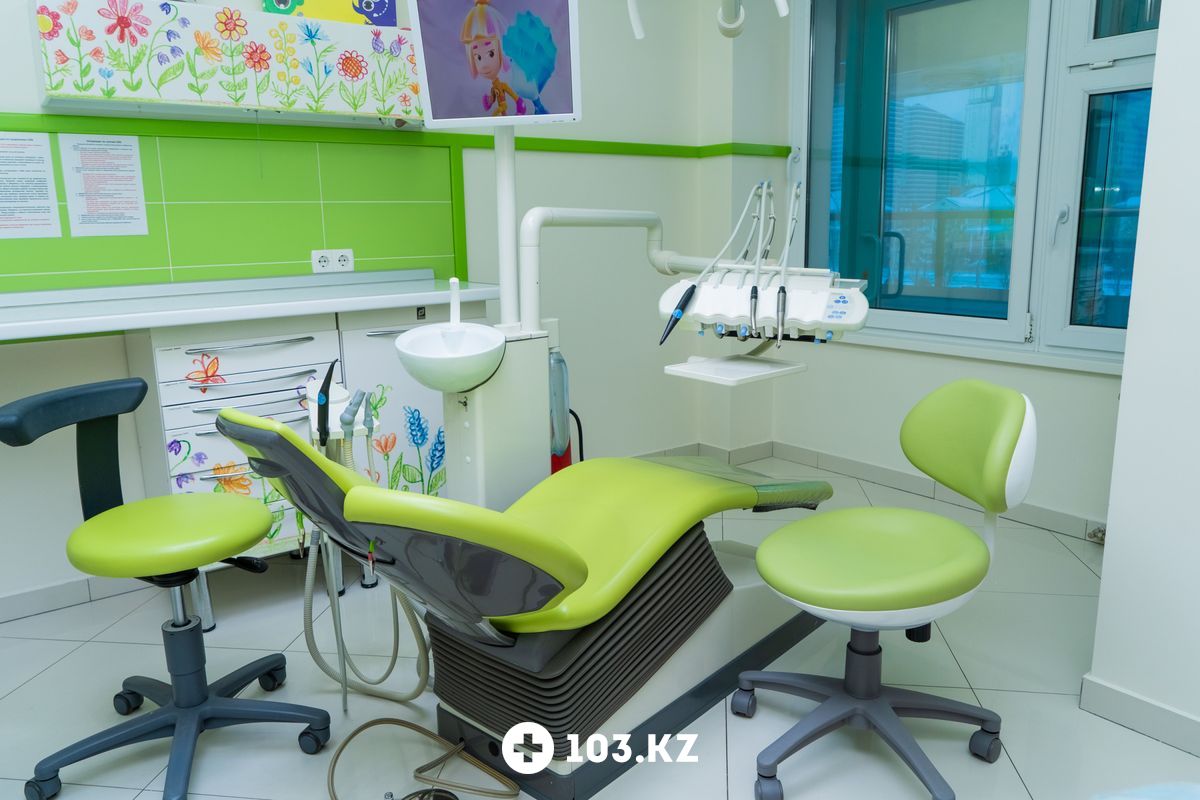 Галерея Сеть стоматологических клиник экспертного класса «Dent-Lux (Дент-Люкс)» - фото 1631311