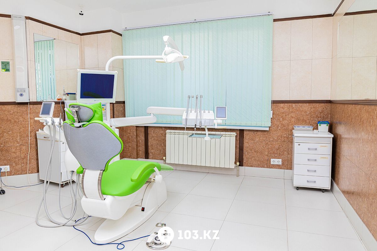 Галерея Сеть стоматологических клиник экспертного класса «Dent-Lux (Дент-Люкс)» - фото 1647534